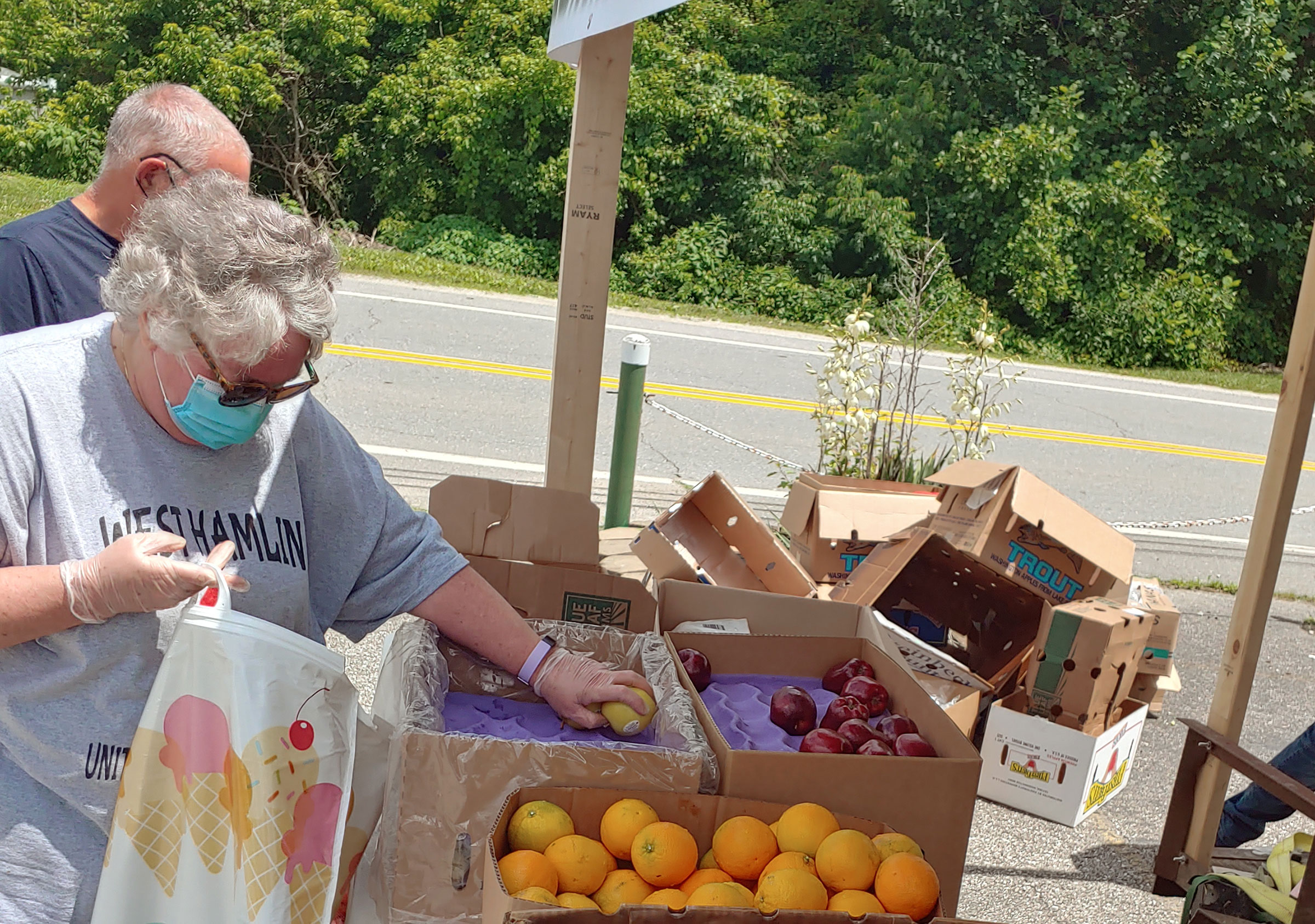 4H food fruti and vegetable distribution in West Hamlin WV